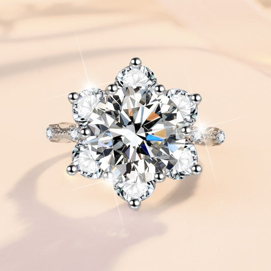 Moissanite Ring 1/3/5 Carat Luxury Hand Jewelry